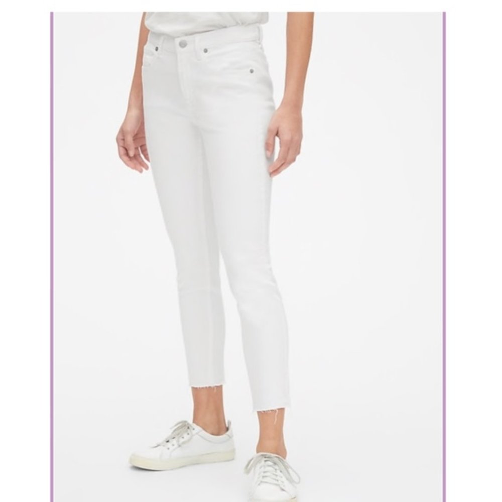 Gap True Sunny White Jeans - Size 32